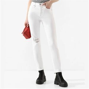 Frame Le Beau Loose Fit Slightly Distressed Crop Jeans - Mid Rise - White - 27